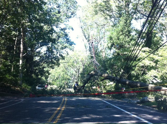 Long Island Power Outages Down to 270K After Irene | Long Island Press
