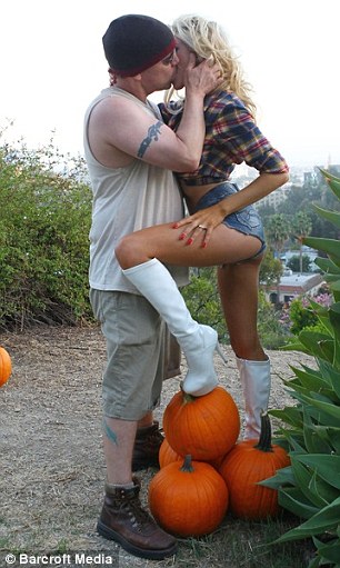 Courtney Stodden Kicked Out of Pumpkin Patch