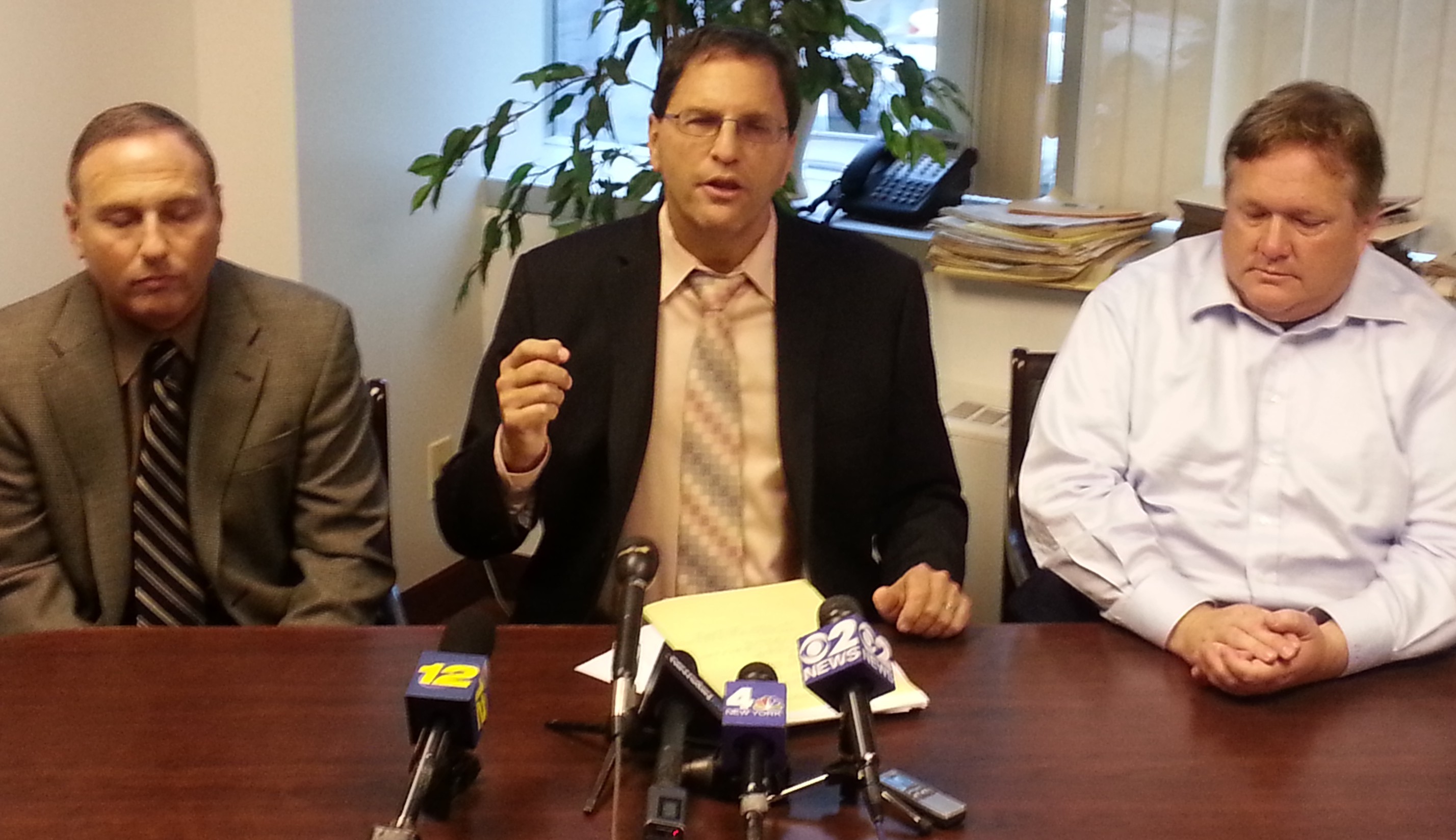 Melville-based attorney Kenneth Mollins during a press conference announcing a class action lawsuit against LIPA.